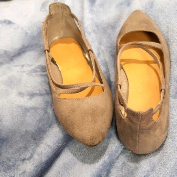 GAP grey suede high back ballerina flats - Picture 9 of 17